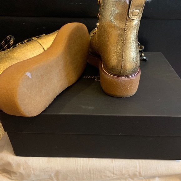 Shoes - Picture 2 of 2